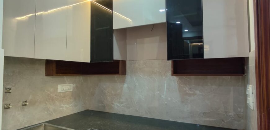 2BHK Flat for Sale in Mohan Garden, Delhi – Perfect View & Location