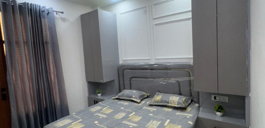 Spacious 2BHK Flat for Sale in Vipin Garden, Dwarka Mor, Delhi – Visit Now