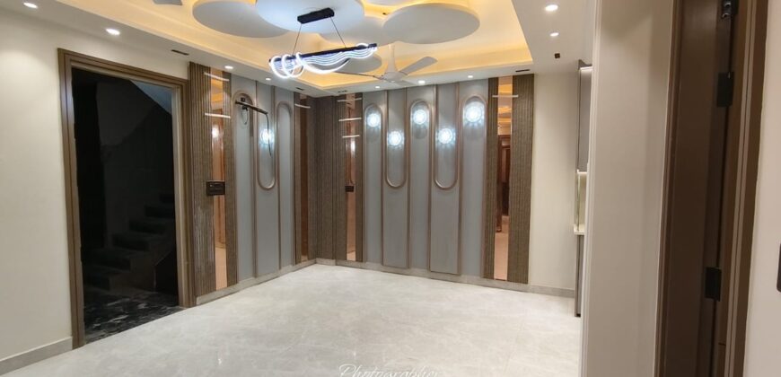 L-Corner 2BHK Flat for Sale in Mohan Garden, Uttam Nagar, Delhi – Prime Location