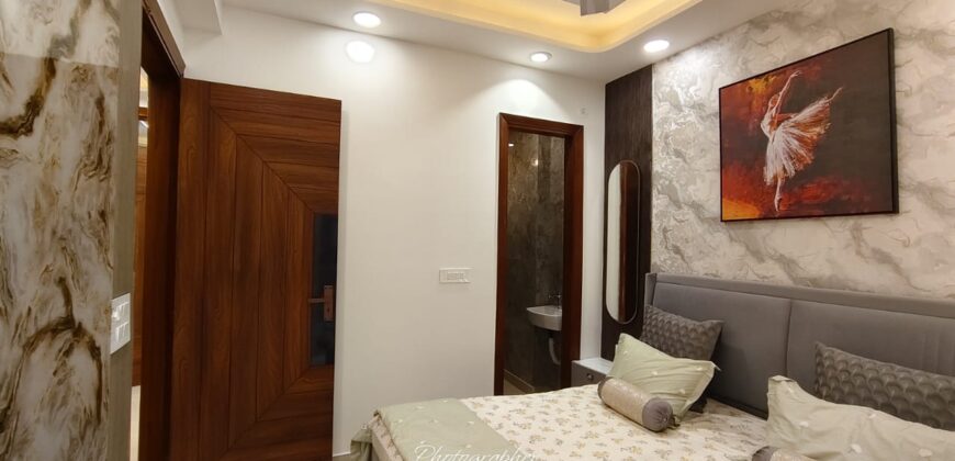 Front-Side 2BHK Flat with Parking for Sale in Mohan Garden, Uttam Nagar, Delhi