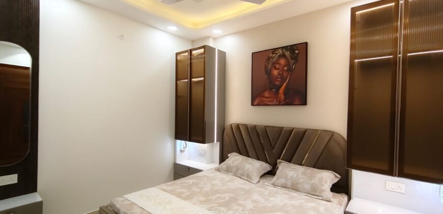 Front-Facing 3BHK Flat for Sale in Uttam Nagar, Delhi