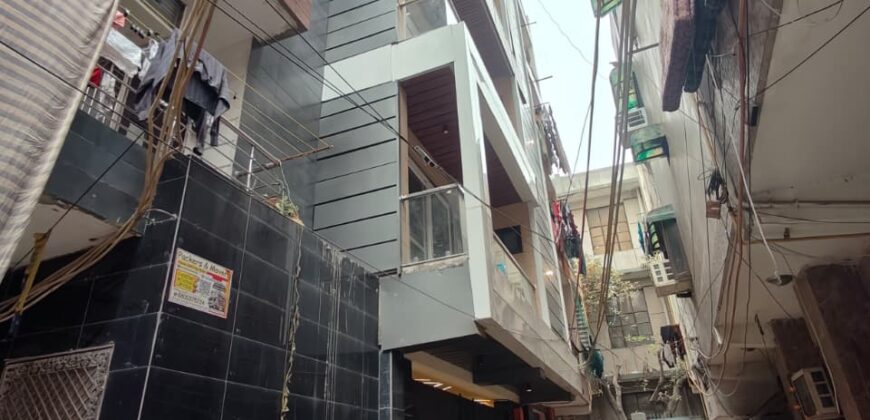 Independent 4 BHK Flat for Sale – Kiran Garden, Uttam Nagar, Delhi