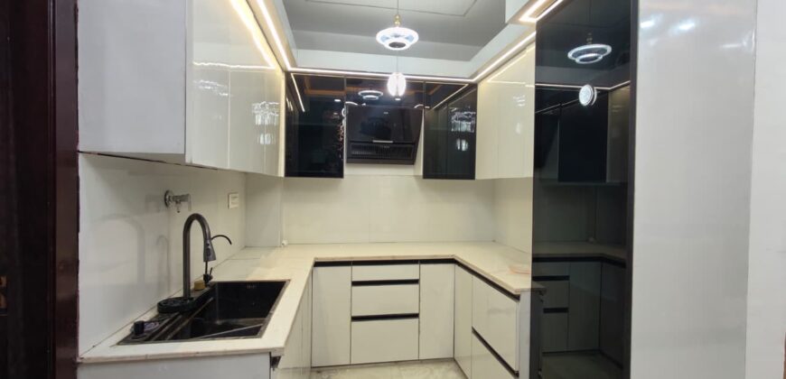 Independent 4 BHK Flat for Sale – Kiran Garden, Uttam Nagar, Delhi