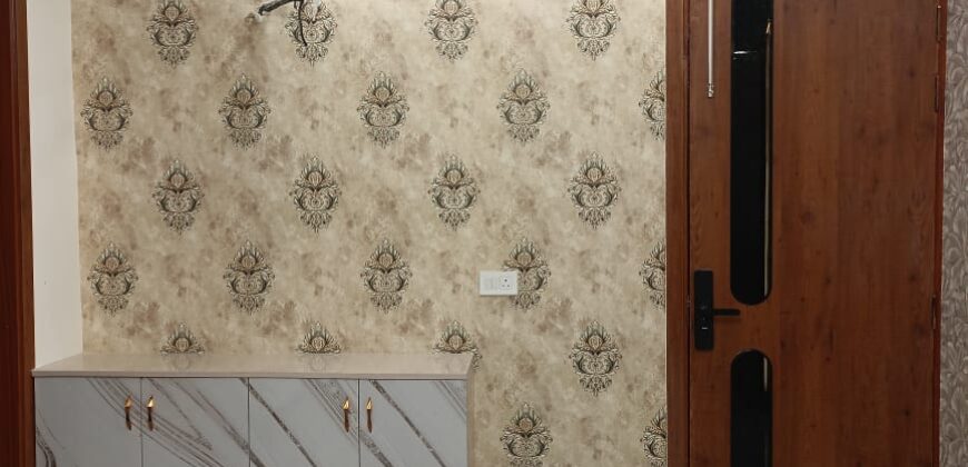 Spacious L-Type 4 BHK Flat for Sale in Tara Nagar, Old Palam, Delhi