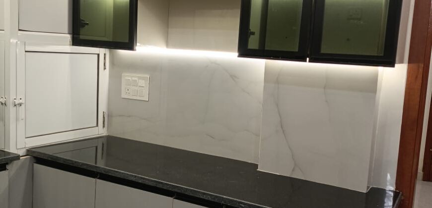 Spacious L-Type 4 BHK Flat for Sale in Tara Nagar, Old Palam, Delhi