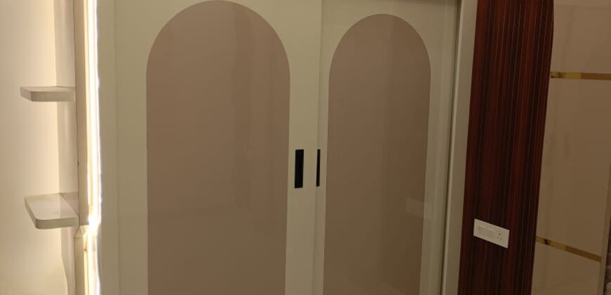 Spacious L-Type 4 BHK Flat for Sale in Tara Nagar, Old Palam, Delhi