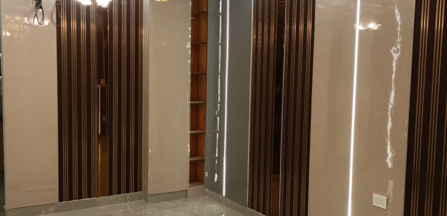 Spacious 4 BHK Flat in Dwarka, Delhi | Close to Tara Nagar, Old Palam