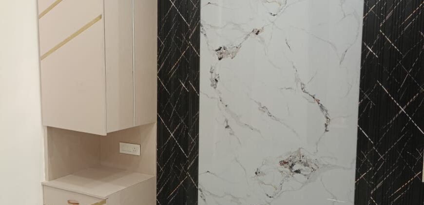 Spacious 4 BHK Flat in Dwarka, Delhi | Close to Tara Nagar, Old Palam