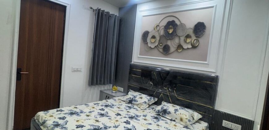 Front Side 2 BHK Flat for Sale in Vipin Garden, Dwarka Mor, Delhi