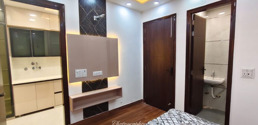 Front-Facing 3 BHK Flat for Sale on Mohan Garden Rama Park Road