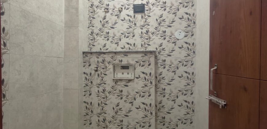 Front-Facing 3 BHK Flat in Uttam Nagar, Delhi – Prime Location