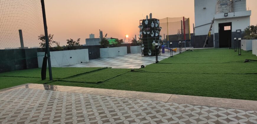 Spacious 3 BHK with Beautiful Terrace Garden in Delhi