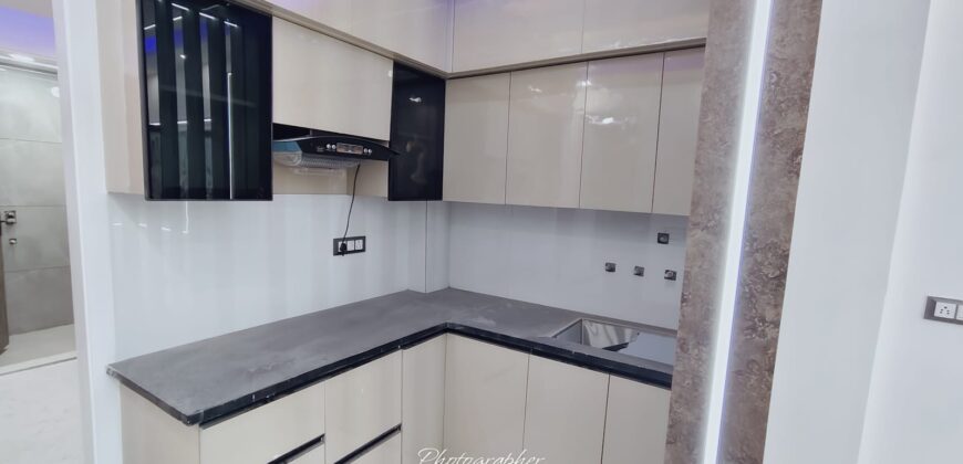 1 BHK Flat for Sale in Mohan Garden, Dwarka Mor – Affordable & Ready to Move