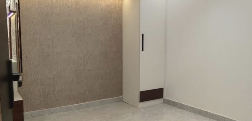 Ready to Move 3 BHK Flats in Om Vihar, Uttam Nagar – Delhi