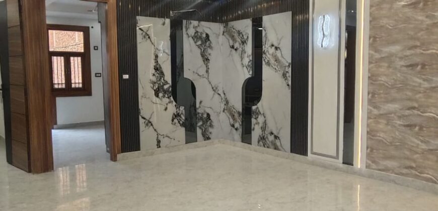 Ready to Move 3 BHK Flats in Om Vihar, Uttam Nagar – Delhi