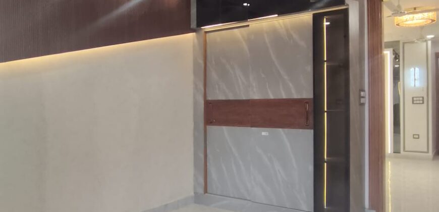 Ready to Move 3 BHK Flats in Om Vihar, Uttam Nagar – Delhi