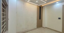 Spacious L-Type 3 BHK Flat in Om Vihar Phase 1, Uttam Nagar, Delhi