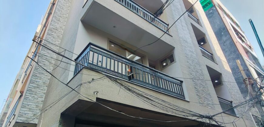 Spacious L-Type 2 BHK Flats for Sale in Om Vihar Phase 1, Uttam Nagar