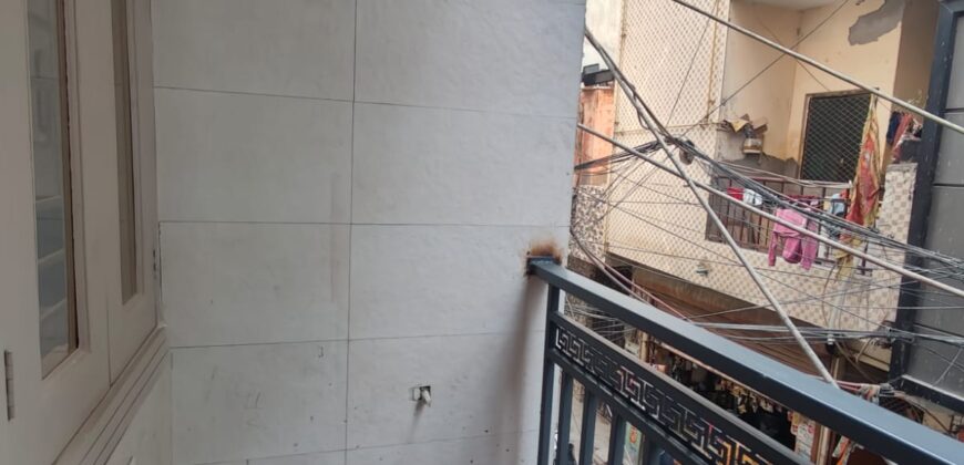 Spacious L-Type 2 BHK Flats for Sale in Om Vihar Phase 1, Uttam Nagar