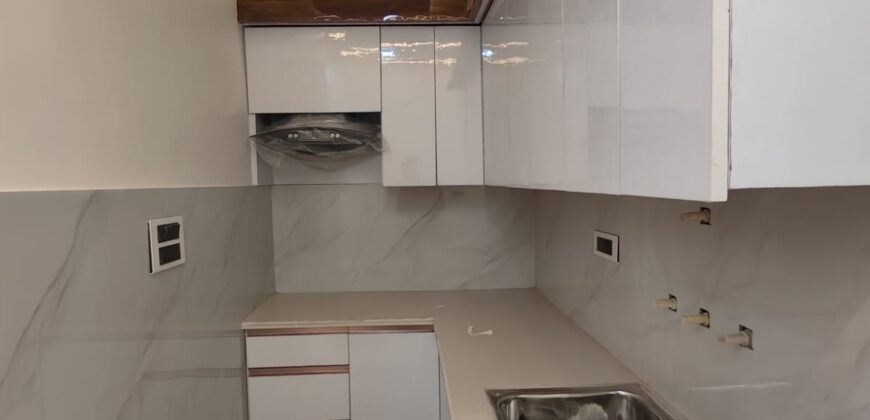 Spacious L-Type 2 BHK Flats for Sale in Om Vihar Phase 1, Uttam Nagar