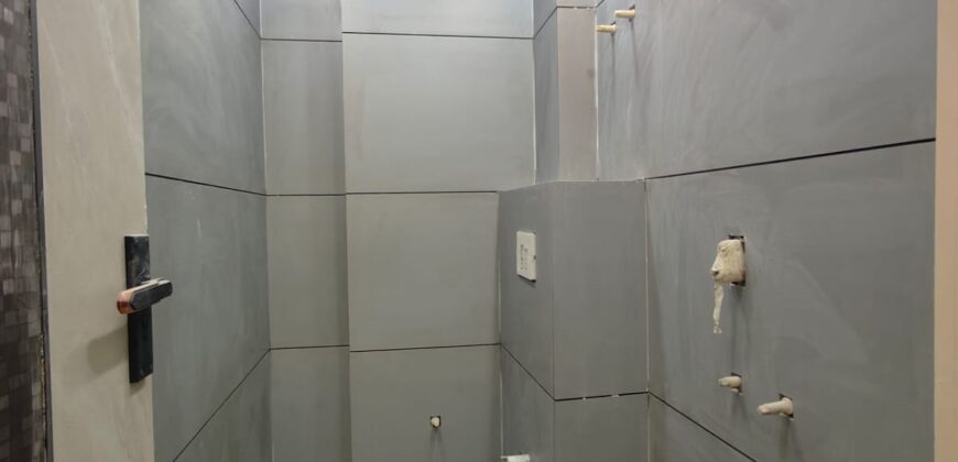 Spacious L-Type 2 BHK Flats for Sale in Om Vihar Phase 1, Uttam Nagar