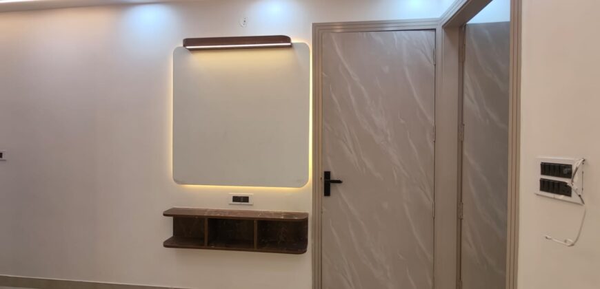 Spacious L-Type 2 BHK Flats for Sale in Om Vihar Phase 1, Uttam Nagar