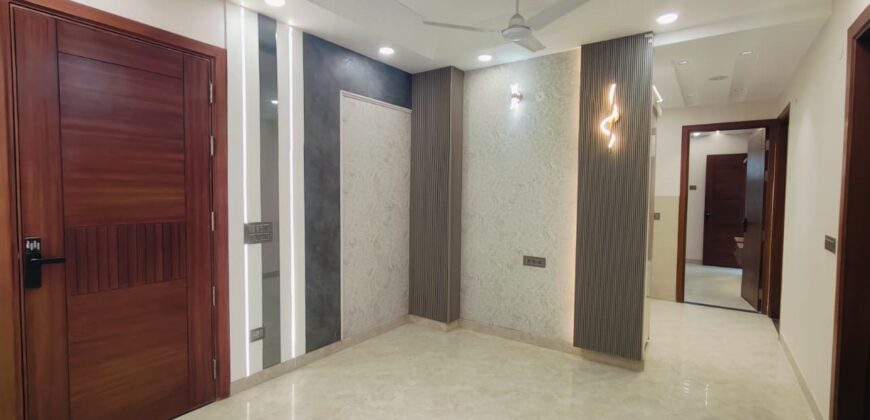 L-Type 3 BHK Flat for Sale in Kiran Garden, Uttam Nagar, Delhi