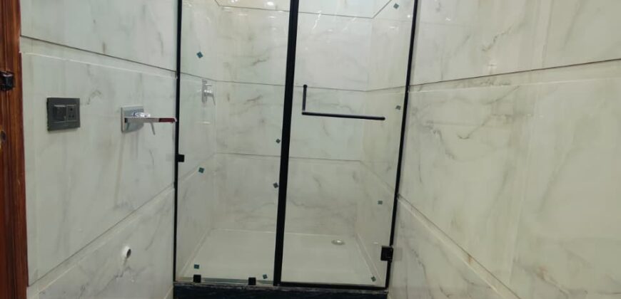 L-Type 3 BHK Flat for Sale in Kiran Garden, Uttam Nagar, Delhi