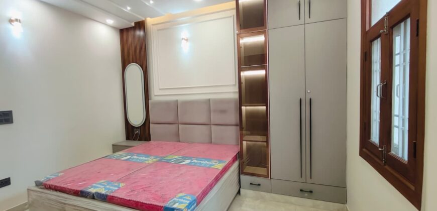 L-Type 3 BHK Flat for Sale in Kiran Garden, Uttam Nagar, Delhi