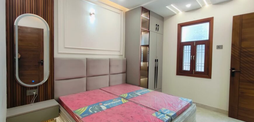 L-Type 3 BHK Flat for Sale in Kiran Garden, Uttam Nagar, Delhi