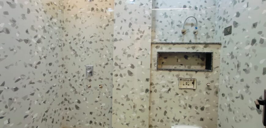 L-Type 4 BHK Flat for Sale in Kiran Garden, Uttam Nagar, Delhi