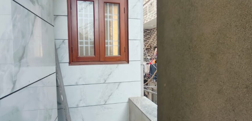 L-Type 4 BHK Flat for Sale in Kiran Garden, Uttam Nagar, Delhi