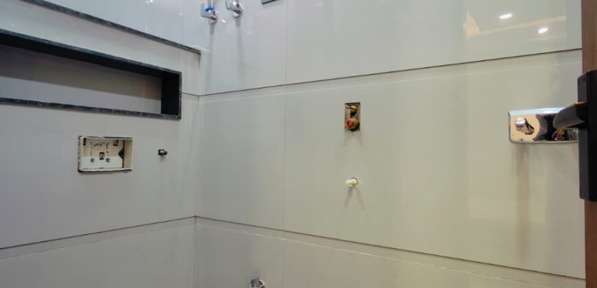 L-Type 4 BHK Flat for Sale in Kiran Garden, Uttam Nagar, Delhi