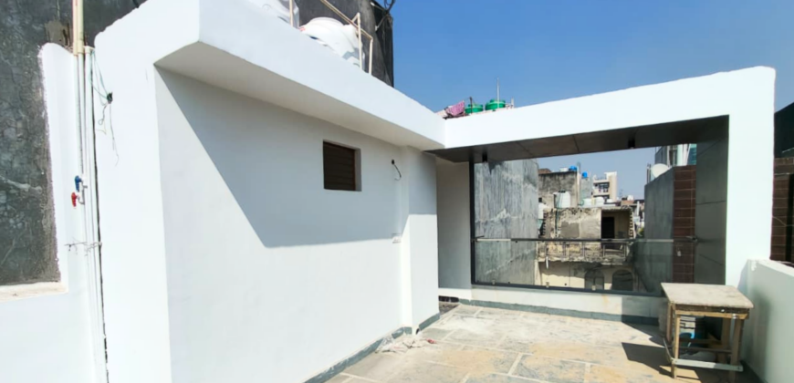 Jad Se Makan | Independent House for Sale in Mohan Garden, Delhi
