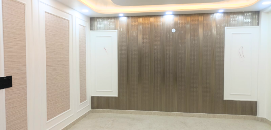 4 BHK Flat in Sainik Nagar Near Nawada Metro Station | Best Deal in West Delhi