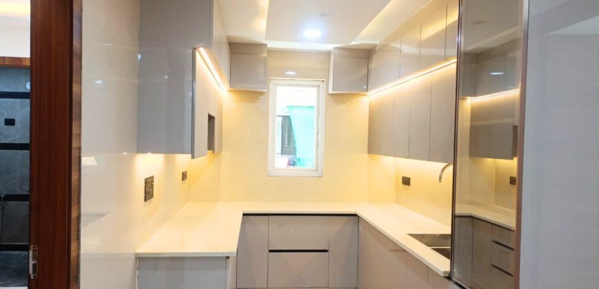 4 BHK Flat in Sainik Nagar Near Nawada Metro Station | Best Deal in West Delhi