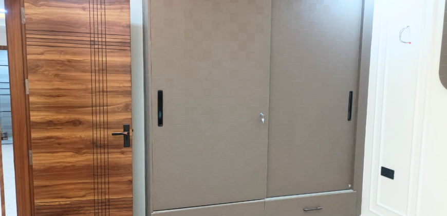 4 BHK Flat in Sainik Nagar Near Nawada Metro Station | Best Deal in West Delhi