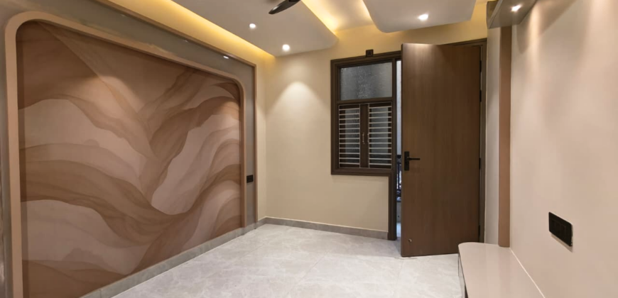 Spacious 2 BHK Flat in Rama Park Road, Mohan Garden, Delhi