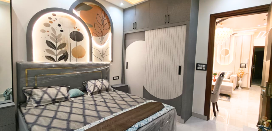 Front Facing 4 BHK Flat Near Gurudwara Road, Mohan Garden, Nawada, Delhi