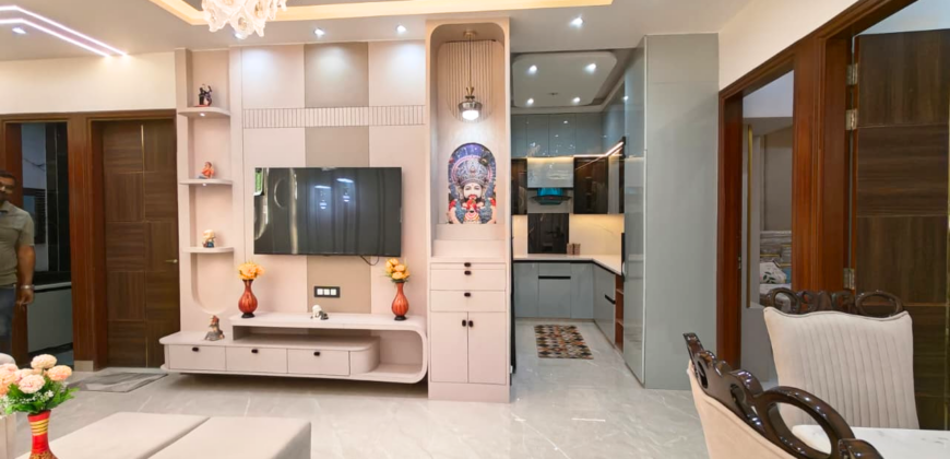 Front Facing 4 BHK Flat Near Gurudwara Road, Mohan Garden, Nawada, Delhi