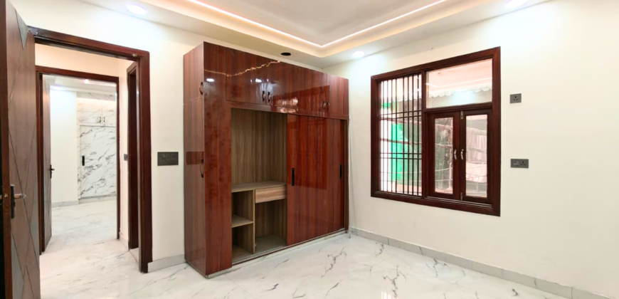 3 BHK Flats Near Nawada for Sale | Spacious 3BHK Flat on Old Palam Road
