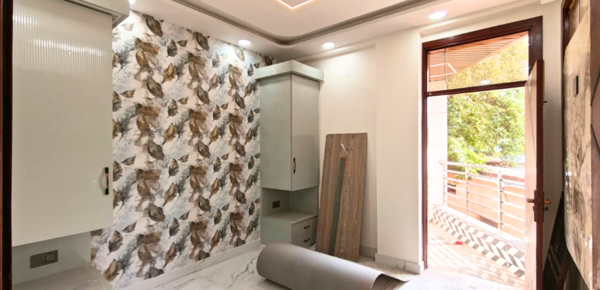 3 BHK Flats Near Nawada for Sale | Spacious 3BHK Flat on Old Palam Road