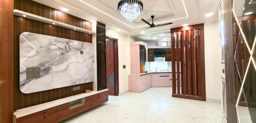 3 BHK Flats Near Nawada for Sale | Spacious 3BHK Flat on Old Palam Road
