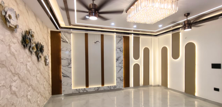 Spacious 4 BHK Flat in Dwarka Mor Bhagwati Garden Extension Dwarka Mor | Call Now