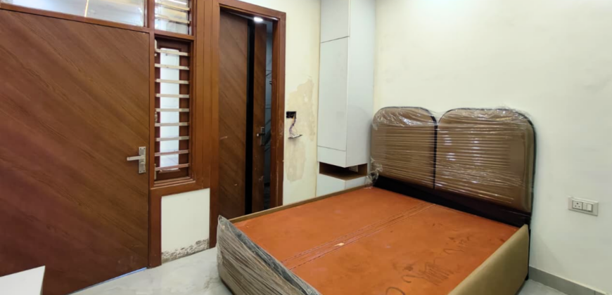 Front Side 2 BHK Flat in Jain Road Dwarka Mor | Lift and Parking Available