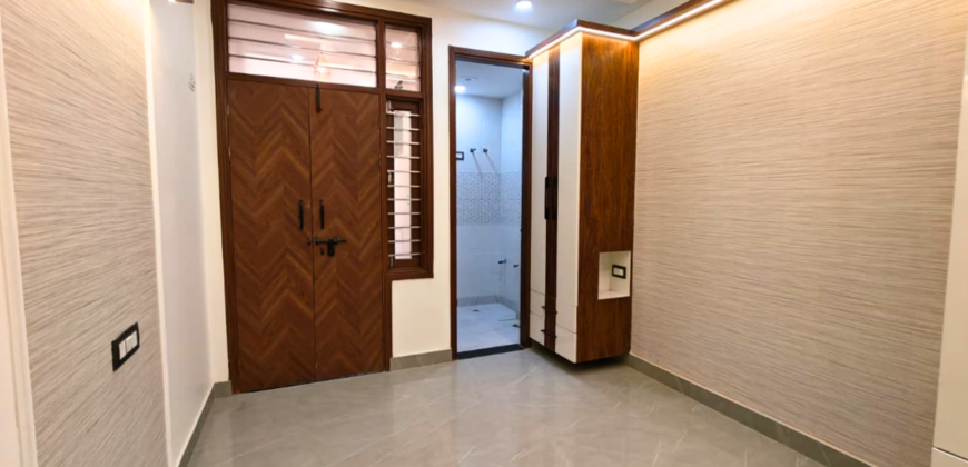 2 BHK Flat in Bajaj Enclave Dwarka Mor Delhi | 2BHK Flat Under 40 Lakhs