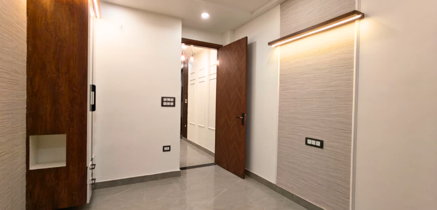 2 BHK Flat in Bajaj Enclave Dwarka Mor Delhi | 2BHK Flat Under 40 Lakhs
