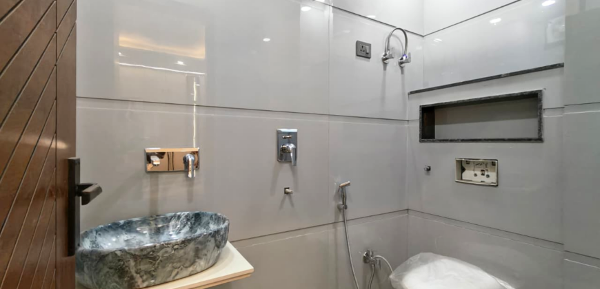 L Corner 4 BHK Flat in Kiran Garden, Nawada Delhi | Best Investment Opportunity