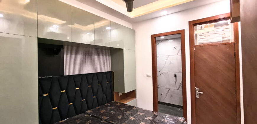 2 Side Open 2 BHK Flat in Jain Road, Mohan Garden Near Dwarka Mor Metro