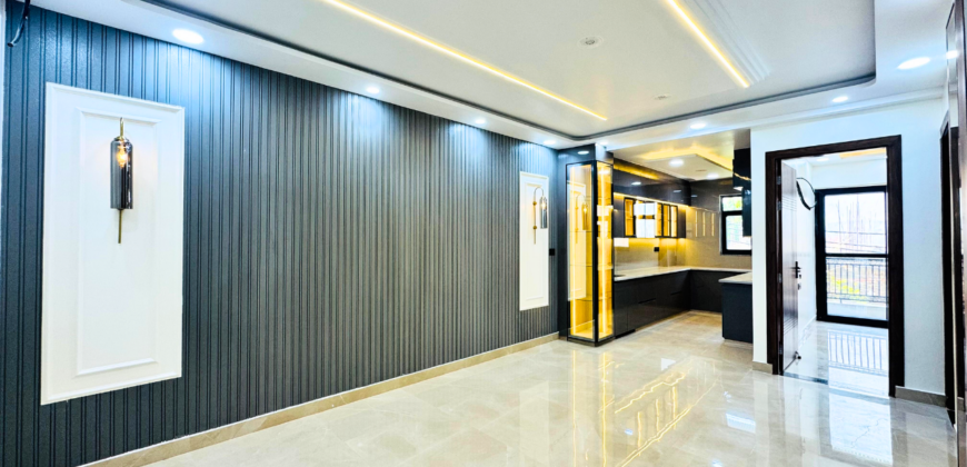 3 BHK Independent Floor in Dwarka Mor | Ready to Move Flat Near Metro